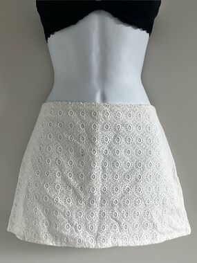 Vintage White Lace Mini Skirt